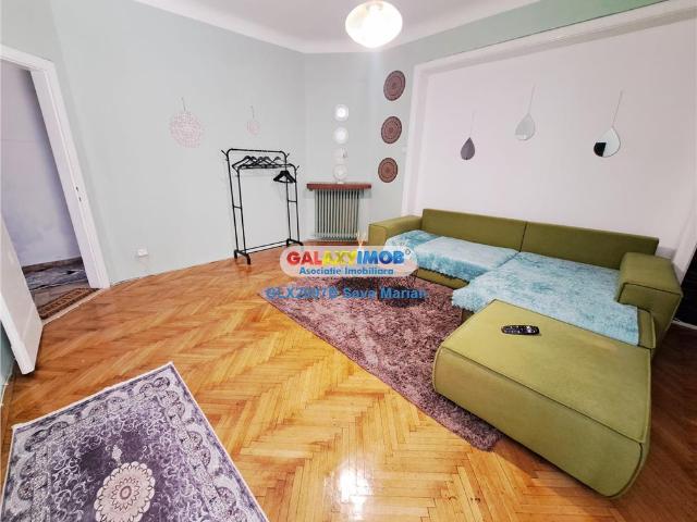 apartament de 5 camere de inchiriat romana