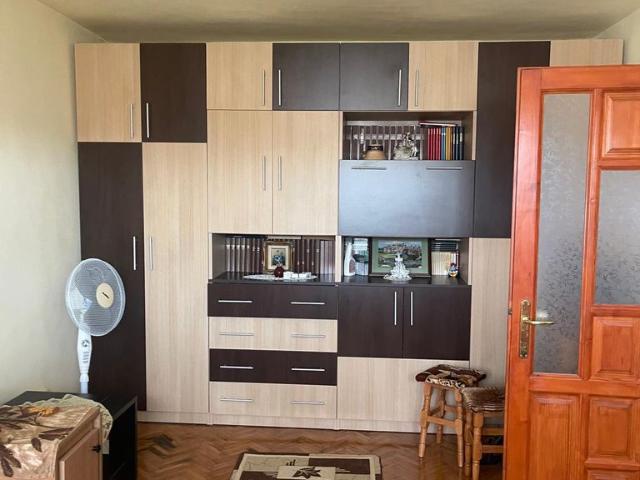 Apartament decomandat 2 camere etaj 4
