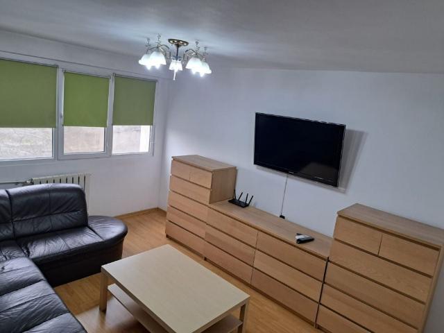 Apartament decomandat 2 camere la metrou Eroii Revolutiei
