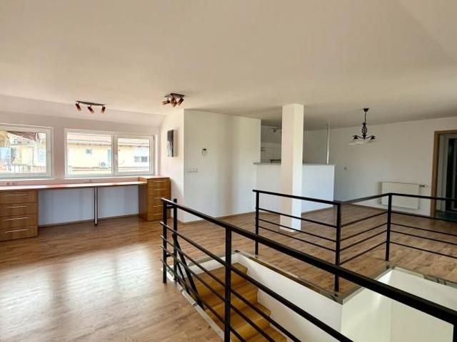 APARTAMENT DECOMANDAT