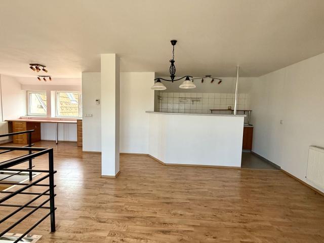 APARTAMENT DECOMANDAT