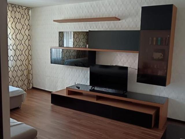 Apartament decomandat, 55 mp, zona Sarari