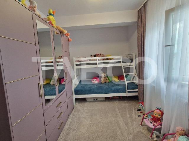 Apartament decomandat cu 3 camere balcon etaj intermediar Selimbar