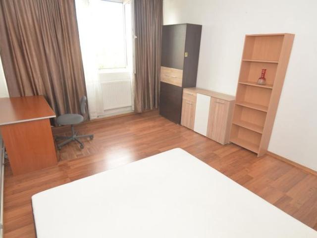 Apartament decomandat cu centrala in Complex