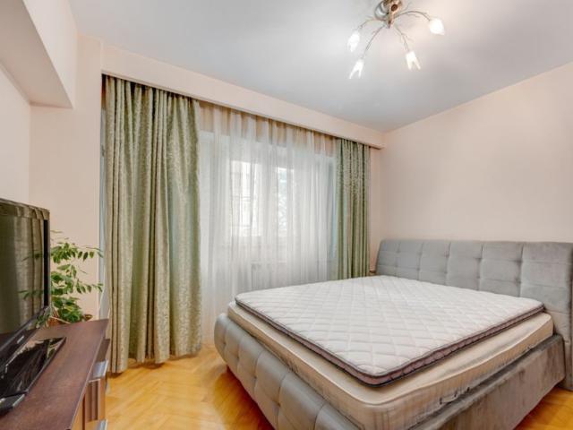 Apartament decomandat, bloc 1996, Calea Călărașilor, comi