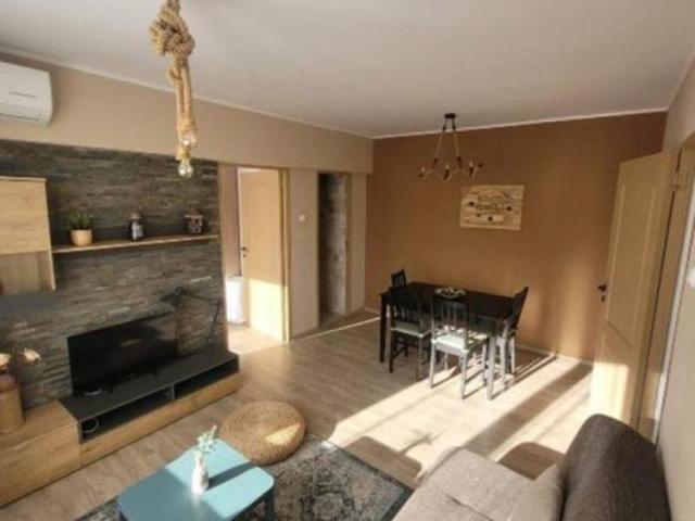 Apartament decomandat de inchiriat cu 3 camere in Calea Victoriei