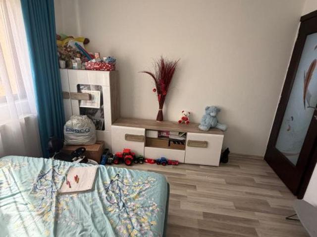 Apartament decomandat etajul 1/4 in K uri, Filiasi