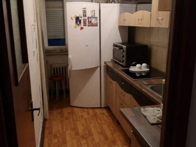 Apartament decomandat, Rovine