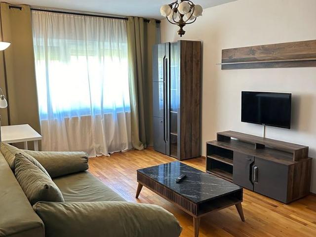 Apartament decomandat zona Rovine