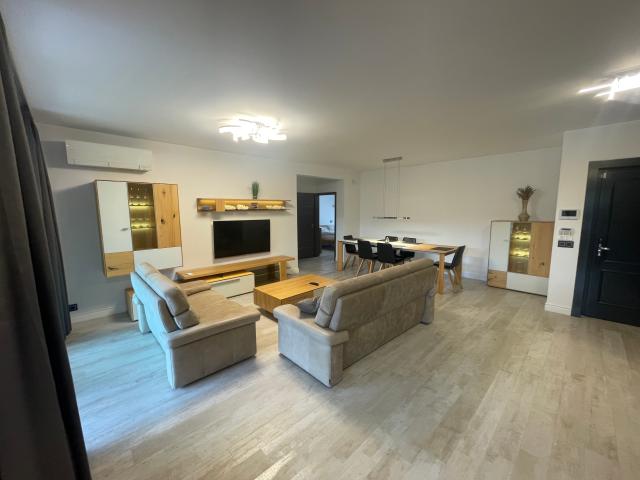 Apartament deosebit de inchiriat 3 camere direct de la proprietar
