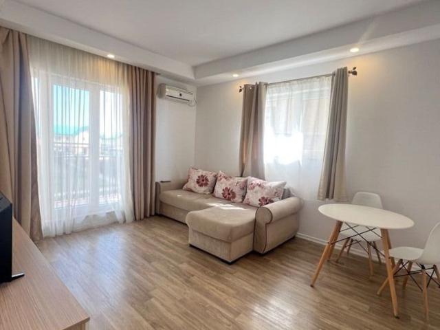 Apartament două camere, decomandat, Complex Cosmopolis