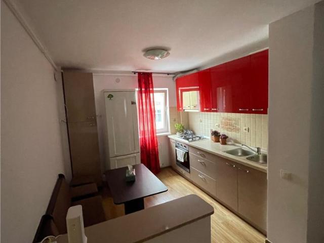 Apartament doua camere, Tractorul