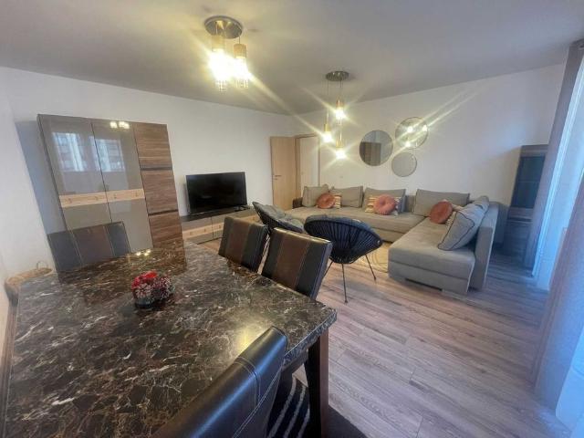 Apartament doua camere,Tractorul, Brasov
