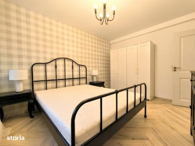 Apartament elegant cu 2 camere + balcon, vizavi de Parcul Central