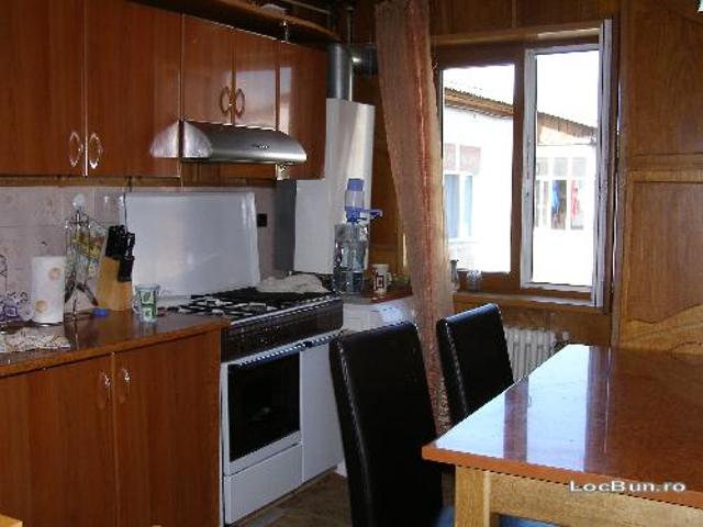 Apartament finisat, 75 mp, zona Andrei Muresanu