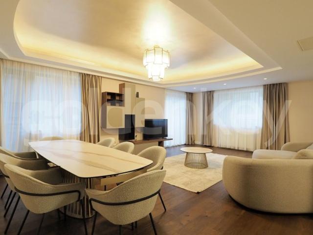 Apartament generos cu 3 camere | terasa | garaj | ID:326391