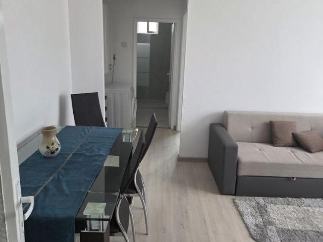 Apartament generos de inchiriat