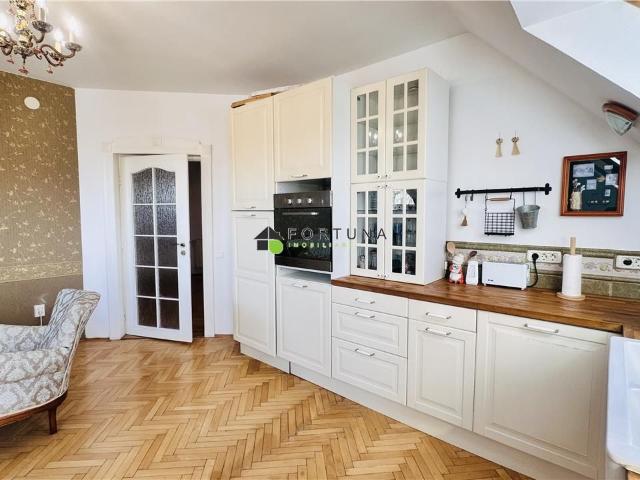 Apartament in casa 5camere scara interioara Magazin Star