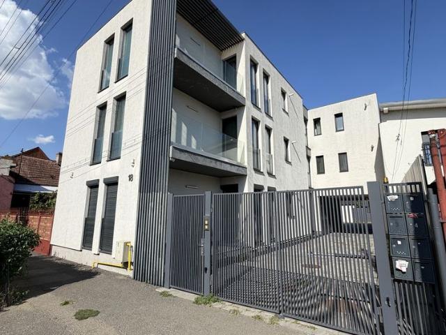 Apartament in centru la bloc nou UMF