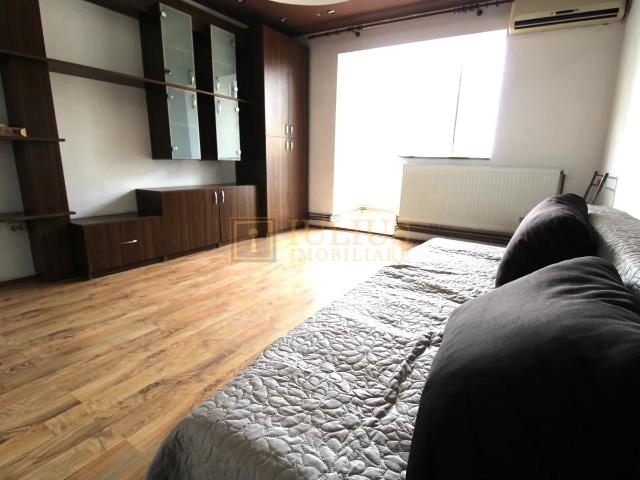 Apartament in Complexul Studentesc, Sala Olimpia