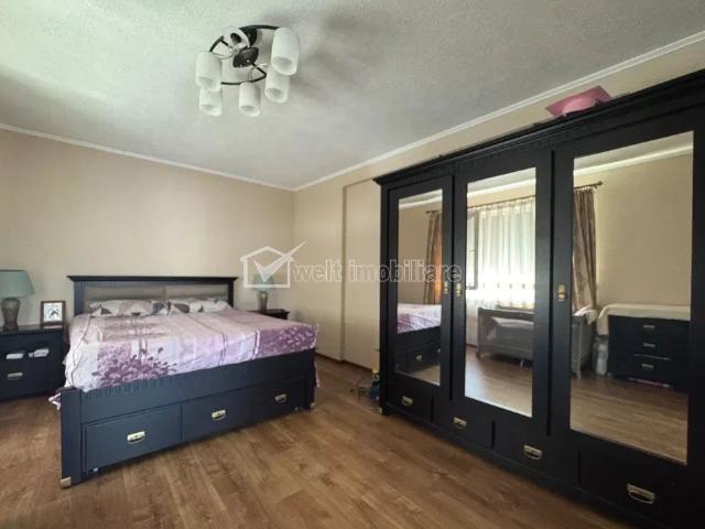 Apartament in vila, 3 camere, terasa de 30 mp, langa UMF si gradina Botanica