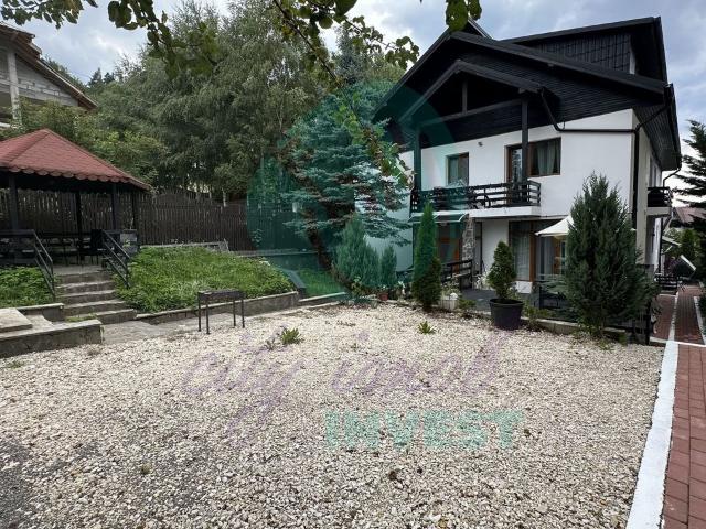 Apartament in vila la' poalele muntilor'