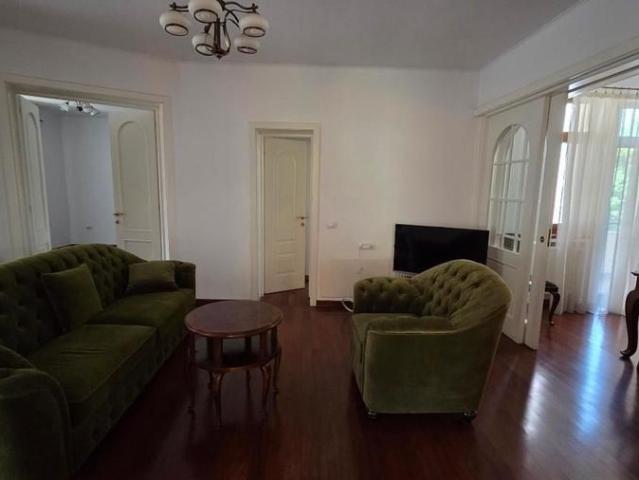 Apartament in vila Pangratti / Televiziune RIMO
