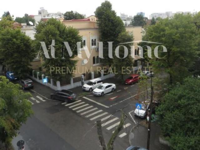 Apartament lux, imobil exclusivist, 4 camere, finisaje premium, 2 parcari, paza