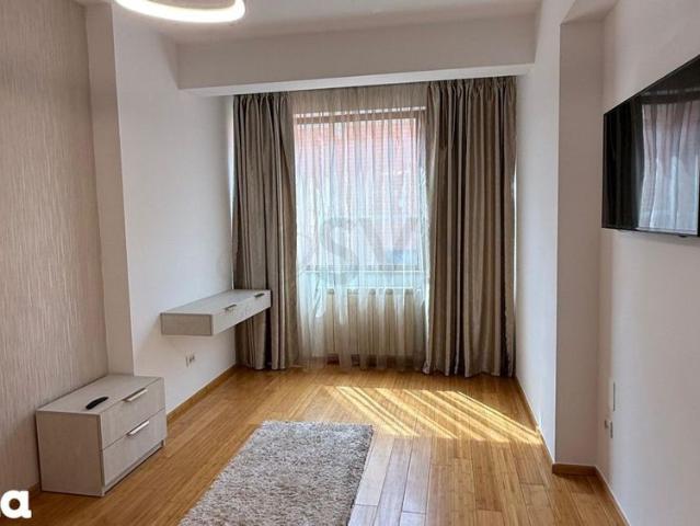 Apartament l 3 camere I Herastrau