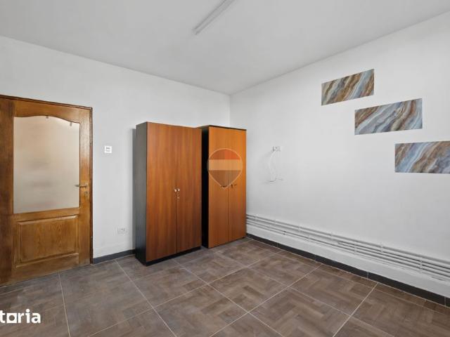 Apartament la casă de inchiriat cu 4 camere și 4 băi Zona Făt Frumos