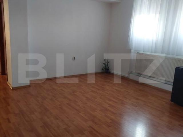 Apartament la casa, 4 camere, 80 mp, zona 9 Mai