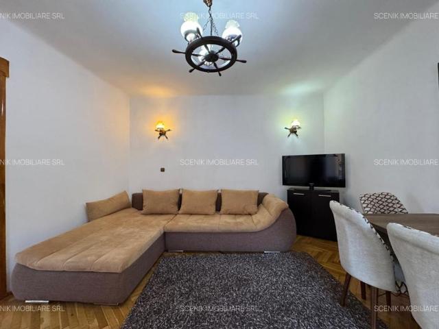 Apartament la casa, cu 3 camere, semidecomandat, zona centrala, str. Sitei