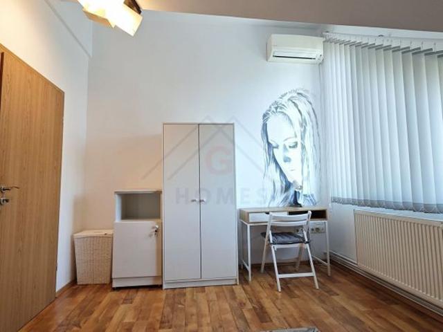 Apartament la casa, aproape de 700!