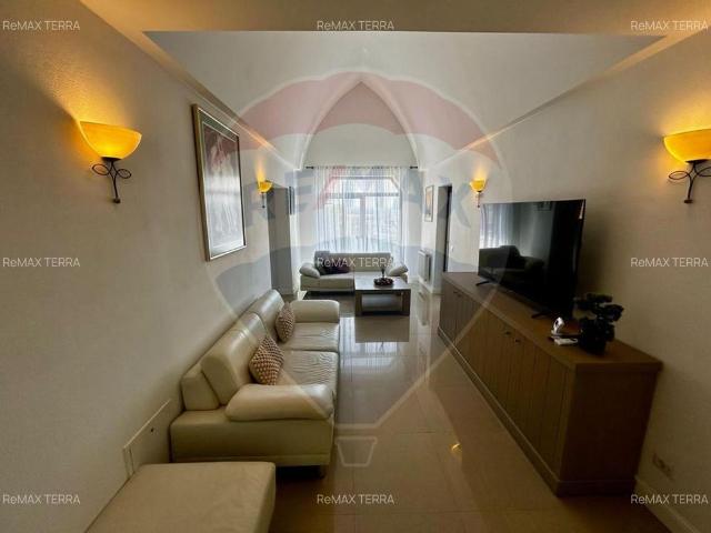 Apartament la casa de inchiriat + Curte privata + Parcare