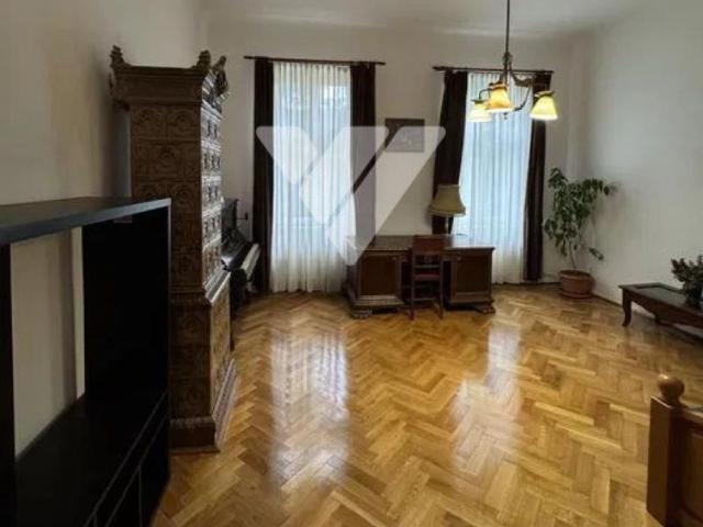 Apartament la casa de inchiriat 172 MPU Curte comuna Sibiu Central