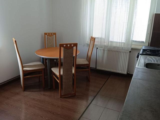 Apartament la casa zona Unirea