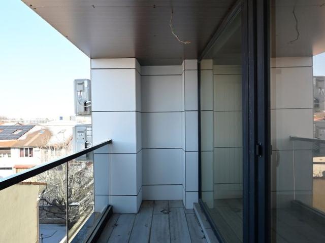 Apartament la cheie: 3 camere, 2 băi, dressing și cămară » Ultimul la