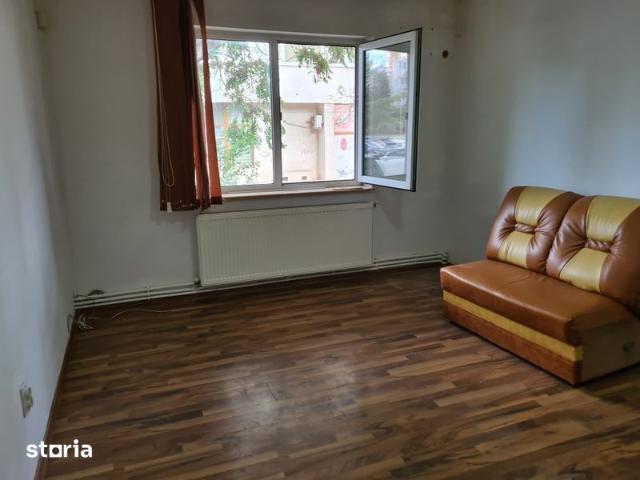 Apartament la parter 2 camere de inchiriat. Tomis 3 Piata