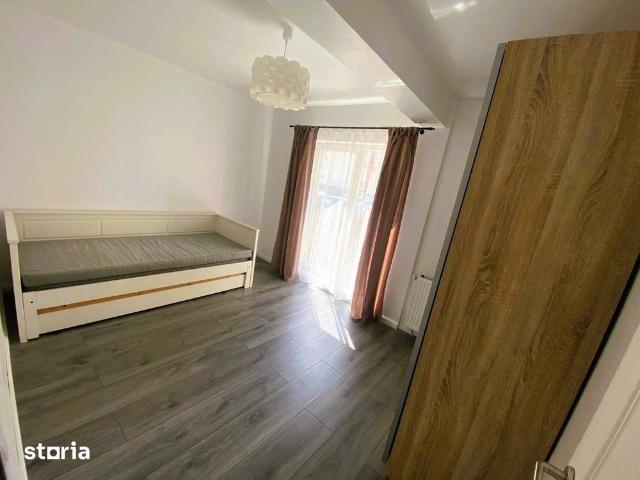 Apartament la vila, 3 camere+bucatarie si curte 100 mp