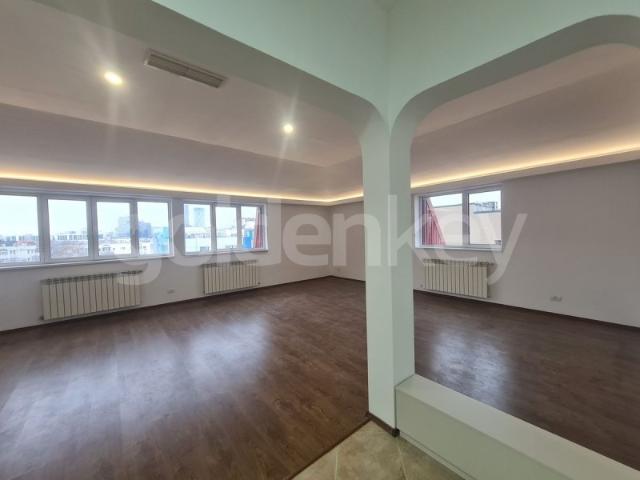 Apartament penthouse cu 4 camere nemobilat | ID:2203293