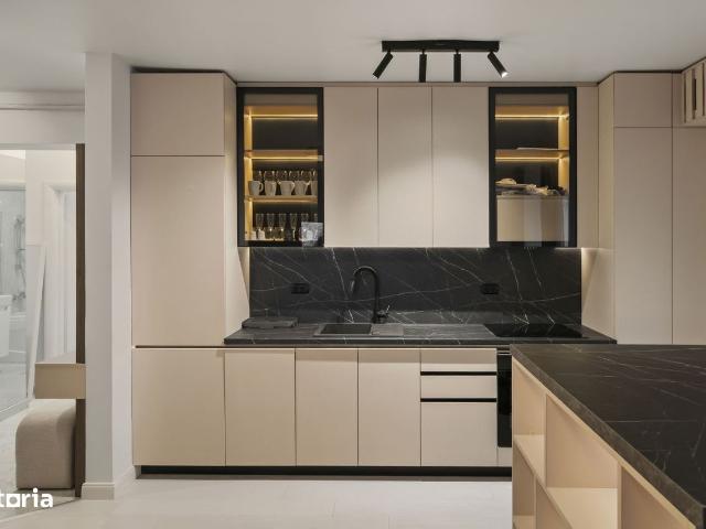 Apartament lux 2 camere+parcare subterană, Central Address, totul nou
