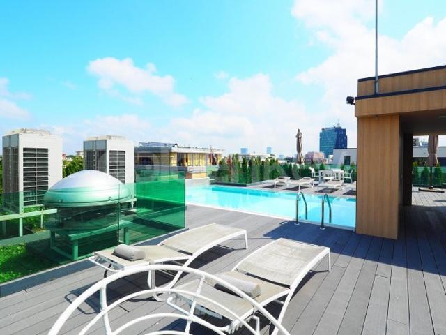 Apartament premium cu 5 camere, piscina exterioara, 2 garaje | ID:9778