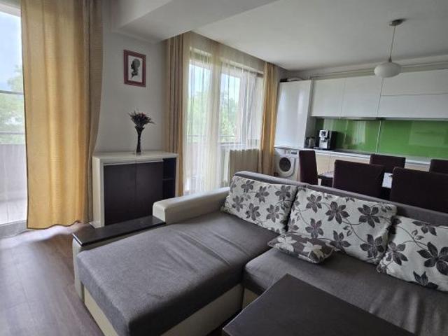Apartament premium de 100 mp cu 3 dormitoare, 2 bai, terasa si balcon