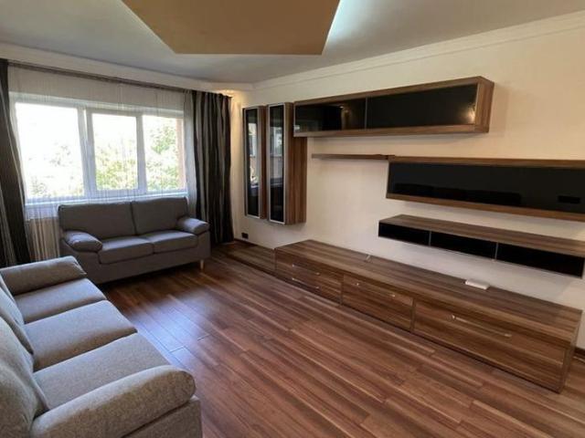 Apartament renovat 2 camere Rahova, loc parcare inclus