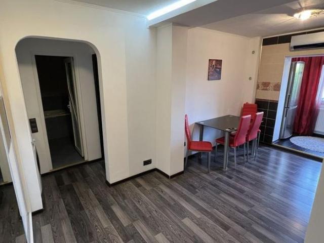 Apartament renovat 2 camere Rahova, loc parcare inclus