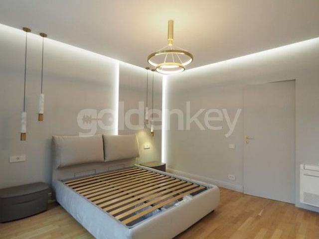 Apartament renovat cu 3 camere, 2 bai | 195mpc | 2 garaje, 2 boxe | ID:2063275
