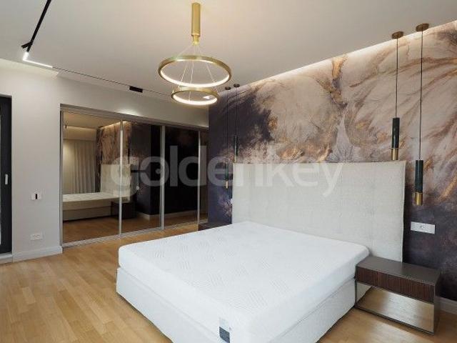Apartament renovat cu 3 camere, 2 bai | 195mpc | 2 garaje, 2 boxe | ID:2088257