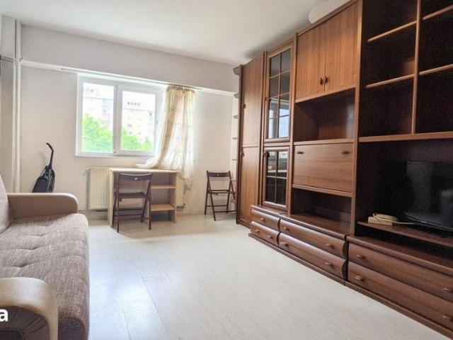 Apartament studentesc cu 2 camere decomandate in spate la Iulius Mall