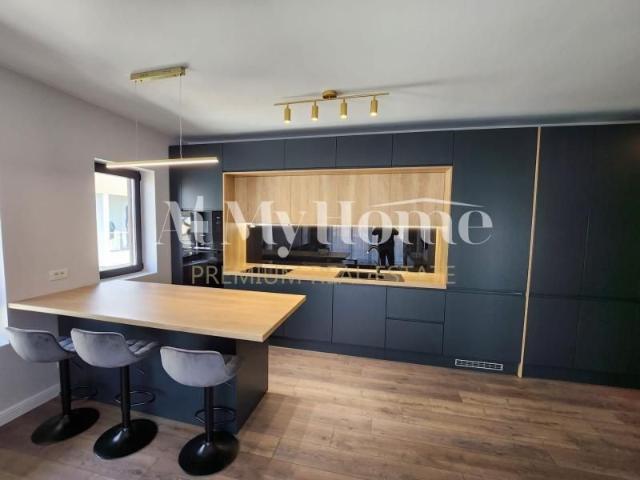 Apartament superb cu 3 camere si 2 locuri parcare, Iancu Nicolae