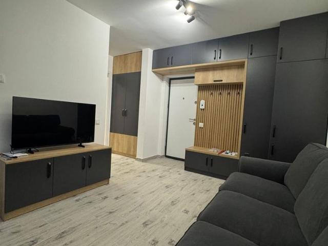 Apartament superb prima inchiriere parcare inclusa metrou Aparatori